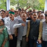 🚨 सीलिंग भूमि विवाद पर गरजा जन संघर्ष मोर्चा, तहसील में जोरदार प्रदर्शन